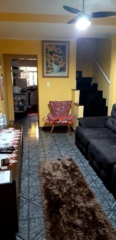 Casa à venda com 2 quartos, 100m² - Foto 1