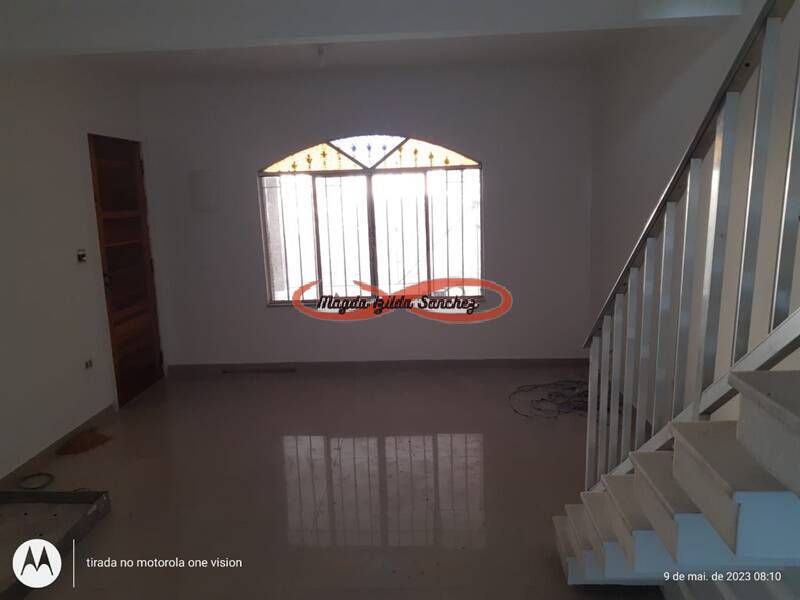 Casa à venda com 2 quartos, 140m² - Foto 1