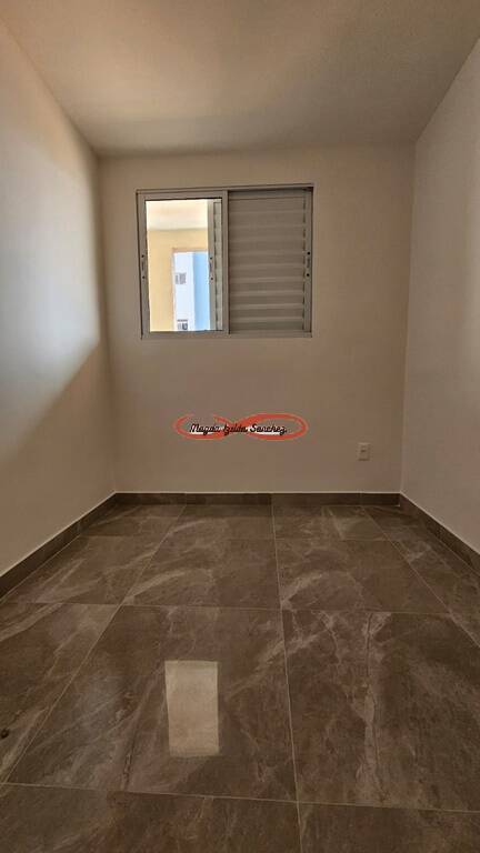 Apartamento à venda com 2 quartos, 38m² - Foto 2