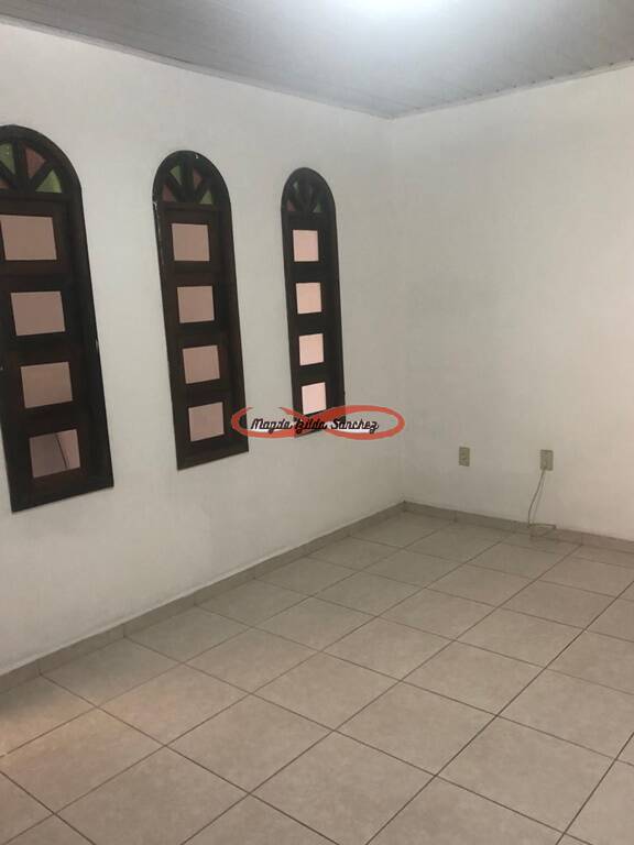 Casa à venda com 2 quartos, 150m² - Foto 4