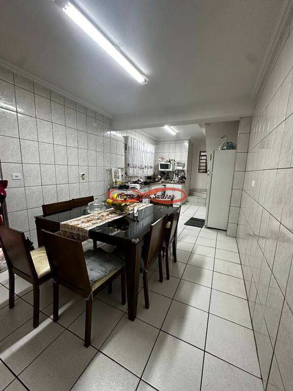 Casa para alugar com 3 quartos, 138m² - Foto 4