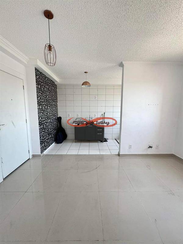 Apartamento à venda com 2 quartos, 40m² - Foto 4