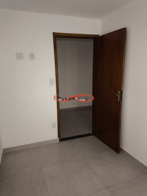 Apartamento à venda com 2 quartos, 30m² - Foto 4