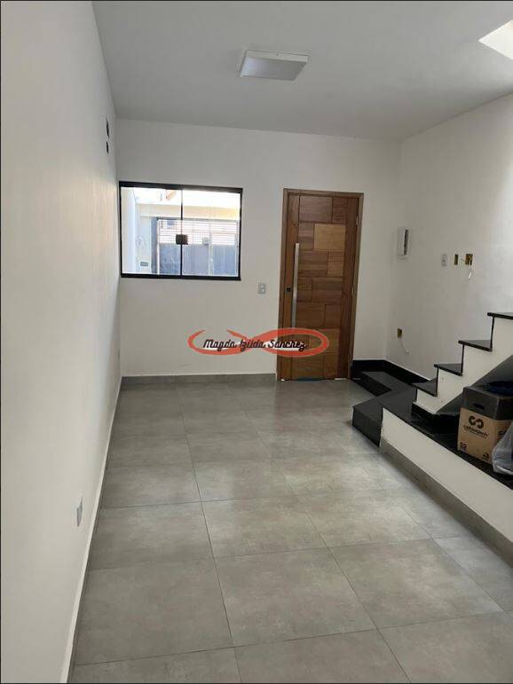 Casa à venda com 3 quartos, 100m² - Foto 2