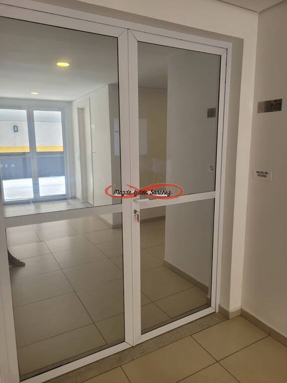 Apartamento à venda com 2 quartos, 40m² - Foto 9