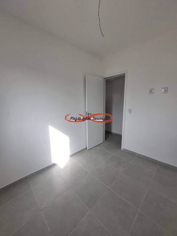 Apartamento à venda com 2 quartos, 37m² - Foto 2