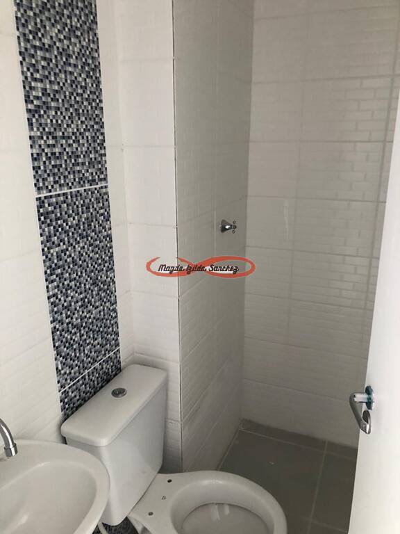 Apartamento à venda com 2 quartos, 37m² - Foto 13