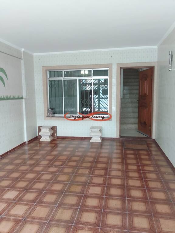 Casa à venda com 3 quartos, 99m² - Foto 1