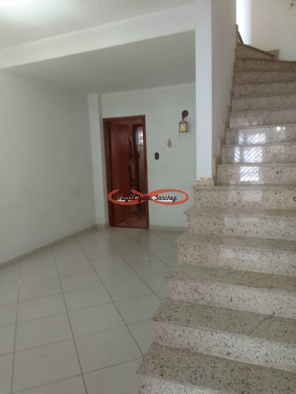 Casa à venda com 3 quartos, 99m² - Foto 5