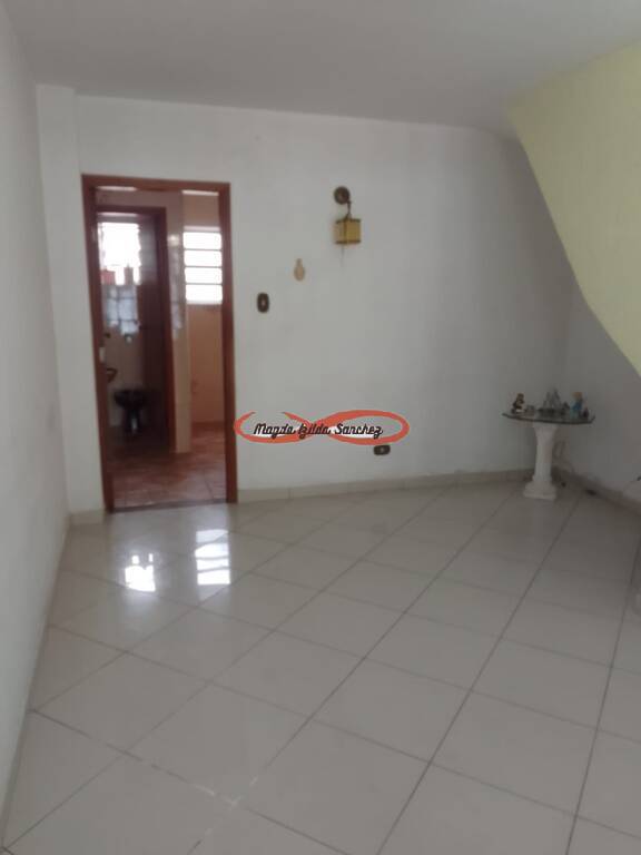 Casa à venda com 3 quartos, 99m² - Foto 4