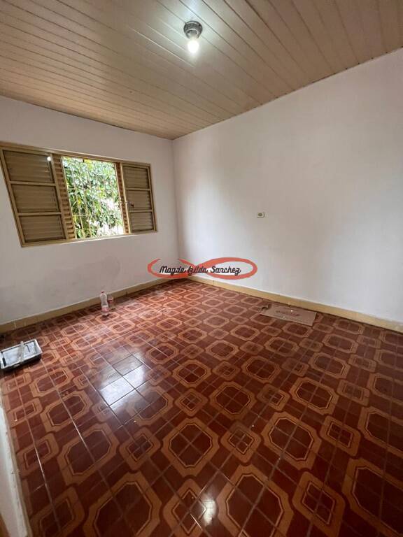 Casa para alugar com 2 quartos, 60m² - Foto 9