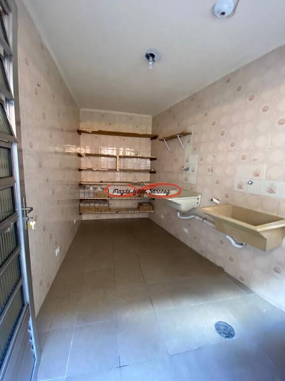 Casa para alugar com 1 quarto, 60m² - Foto 13