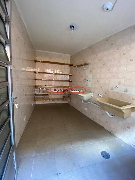 Casa para alugar com 1 quarto, 60m² - Foto 14