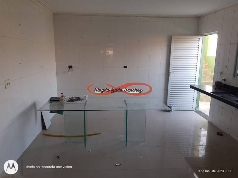 Casa para alugar com 2 quartos, 140m² - Foto 4